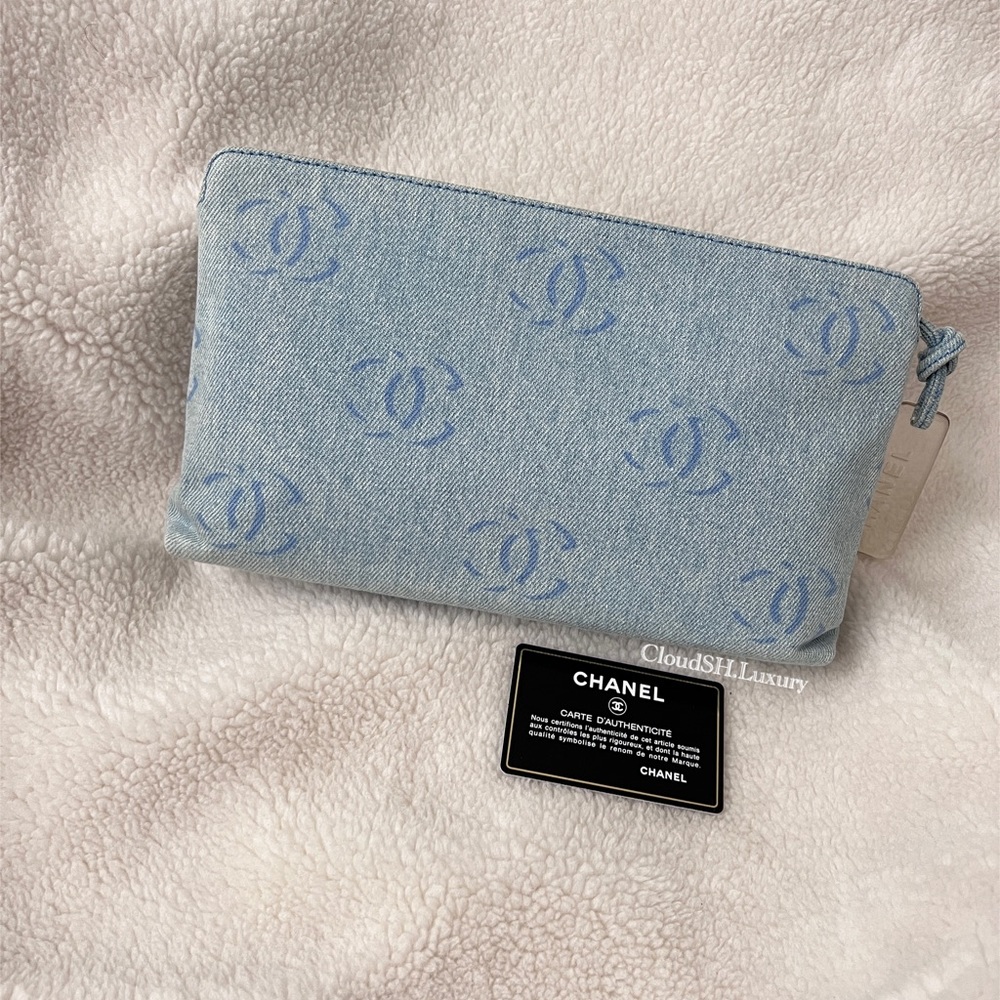 Auth Chanel Rare Stencil CC Logo Denim Clutch Pouch -Excellent - Picture 1 of 13